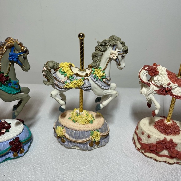 Heritage House Carousel Horse Figurines. Collectible. Vintage - Picture 3 of 7